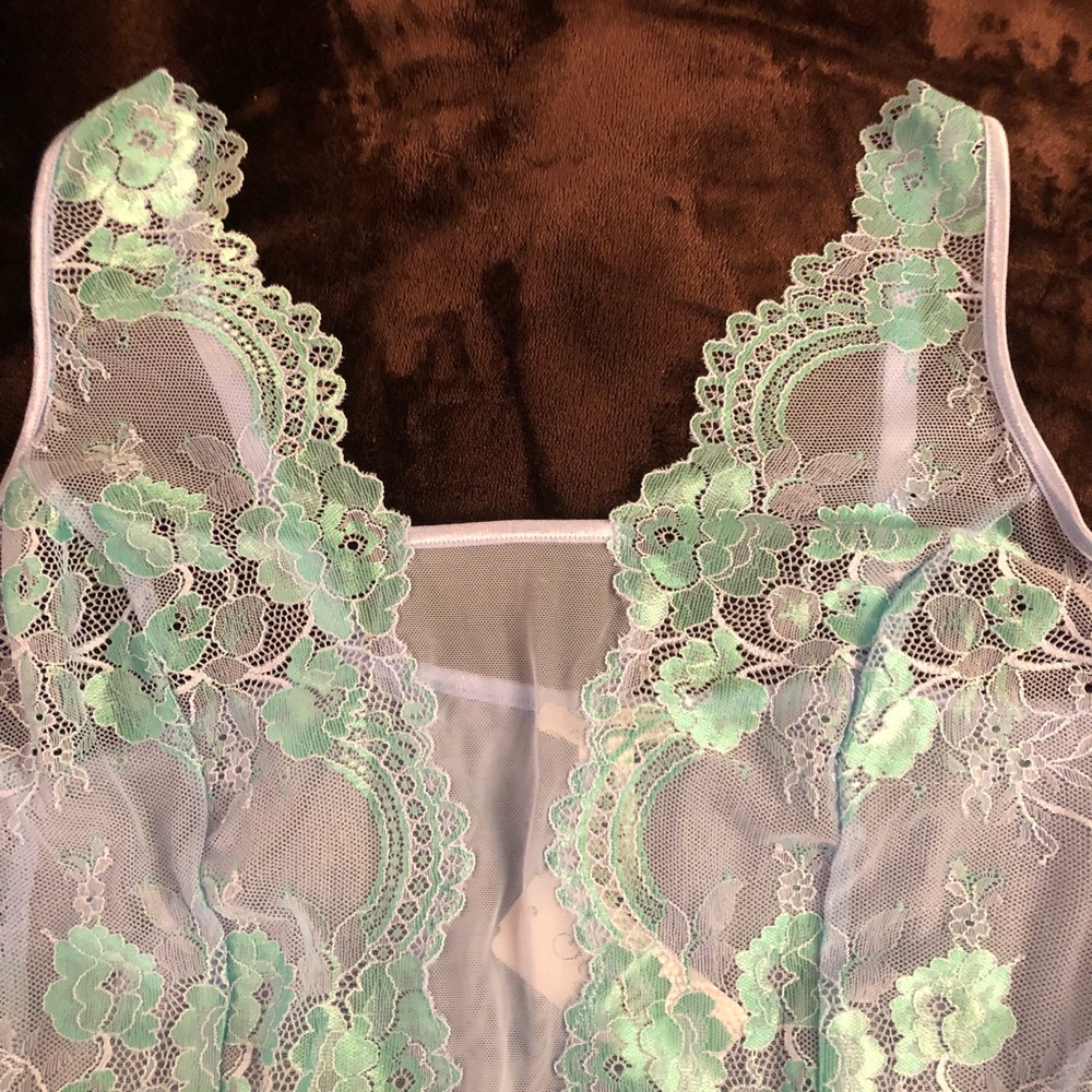 SOMA Flirtation Plunging Lace Bodysuit Teddy - Picture 8 of 8